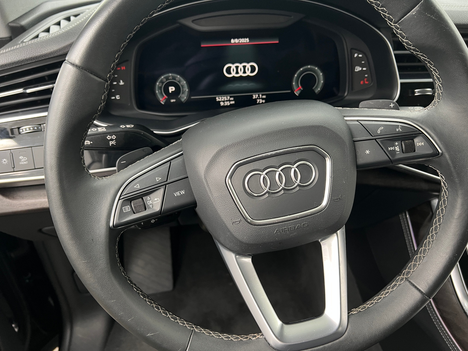 Thumbnail: 2023 Audi Q8 - 4