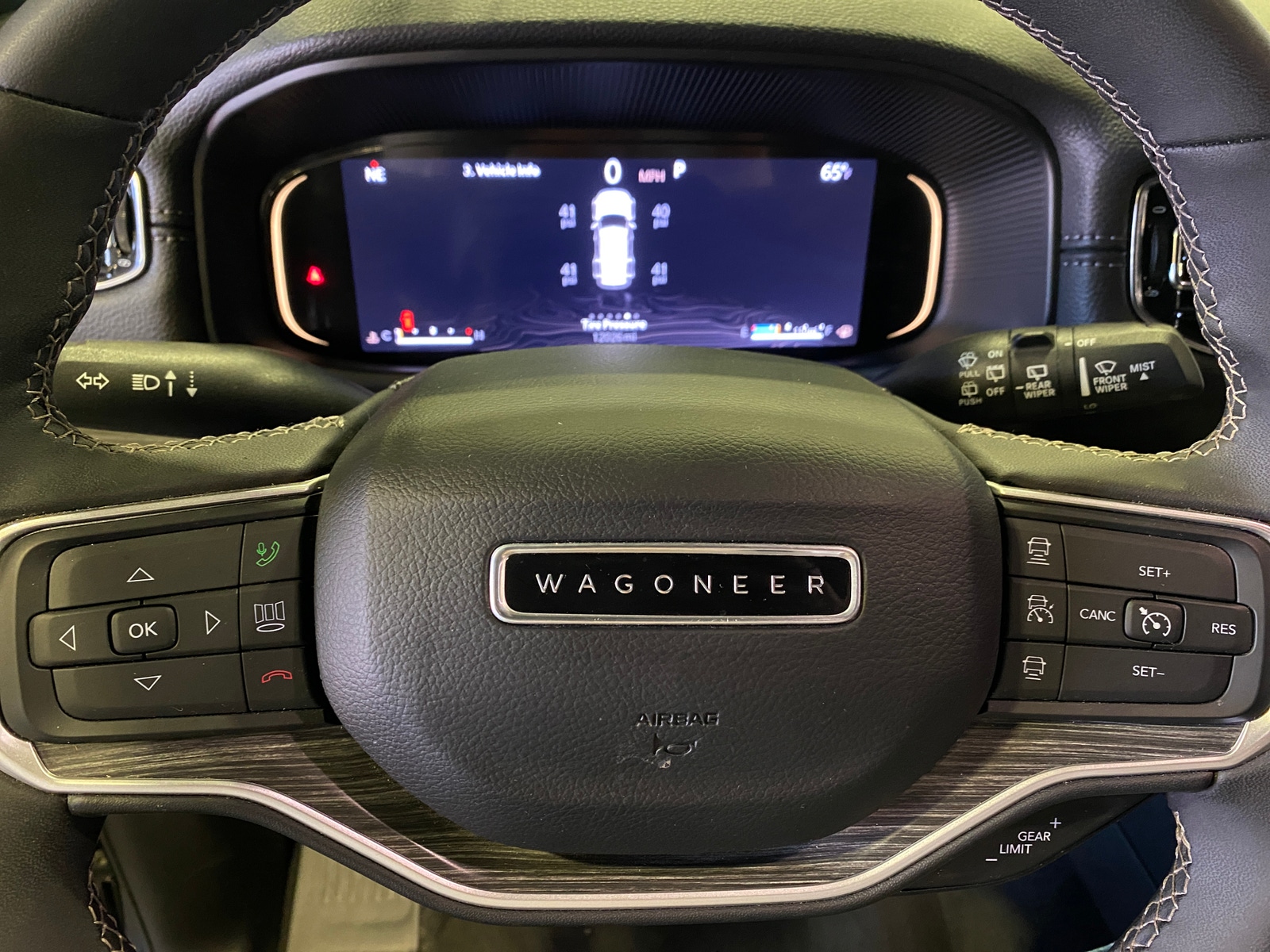 Thumbnail: 2024 Jeep Wagoneer - 4