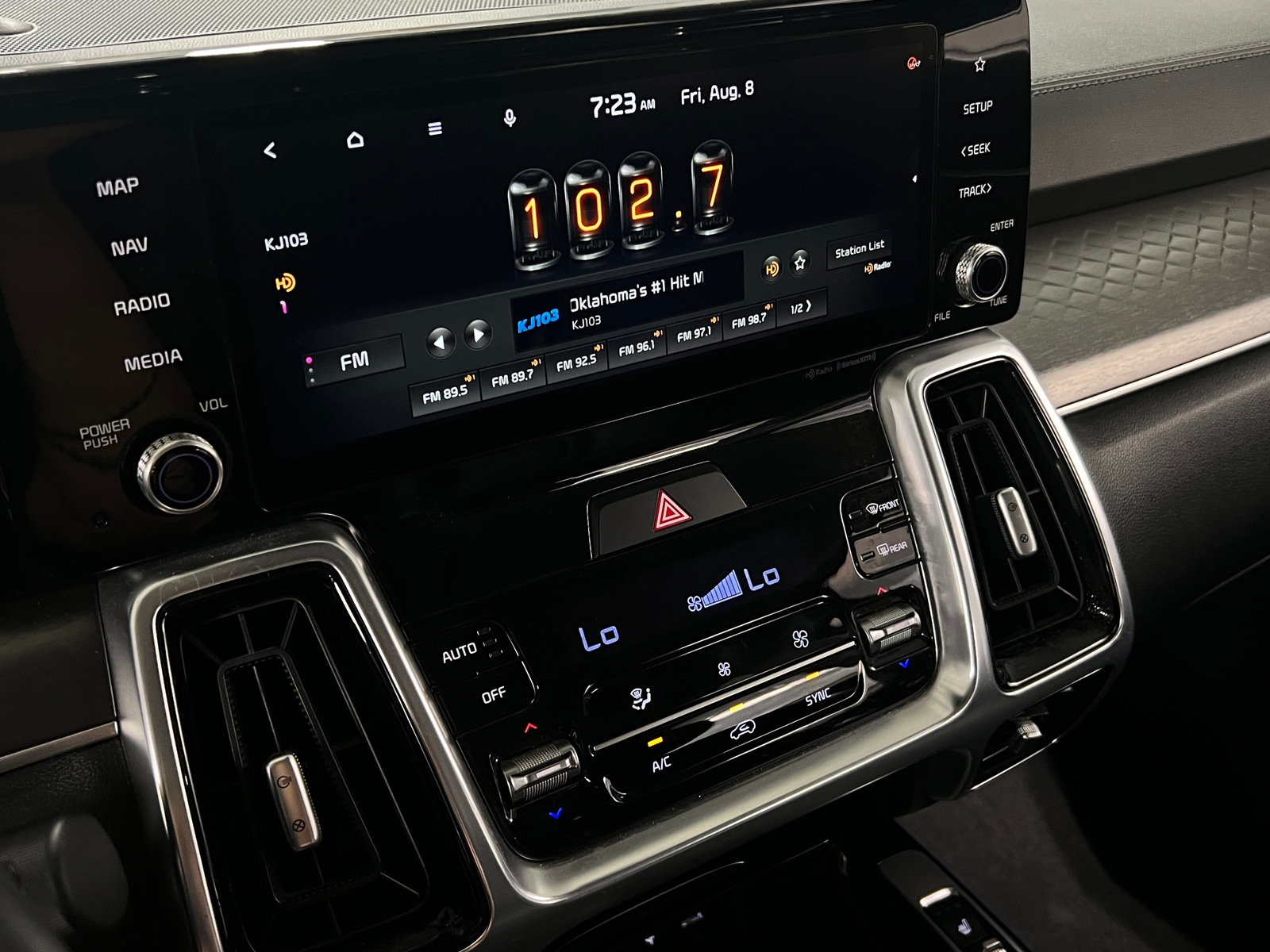 Thumbnail: 2022 Kia Sorento - 4