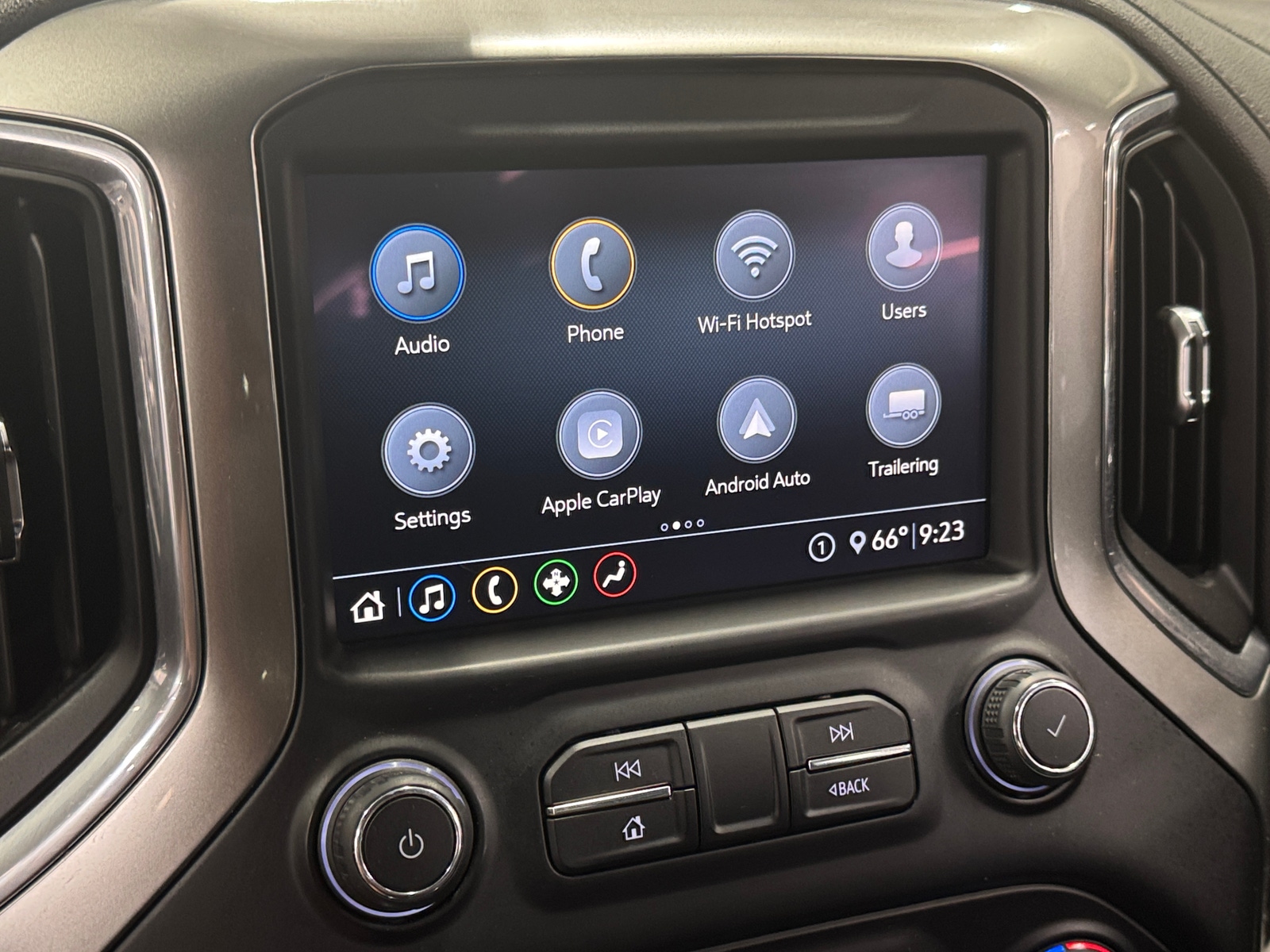 Thumbnail: 2020 Chevrolet Silverado 1500 - 3