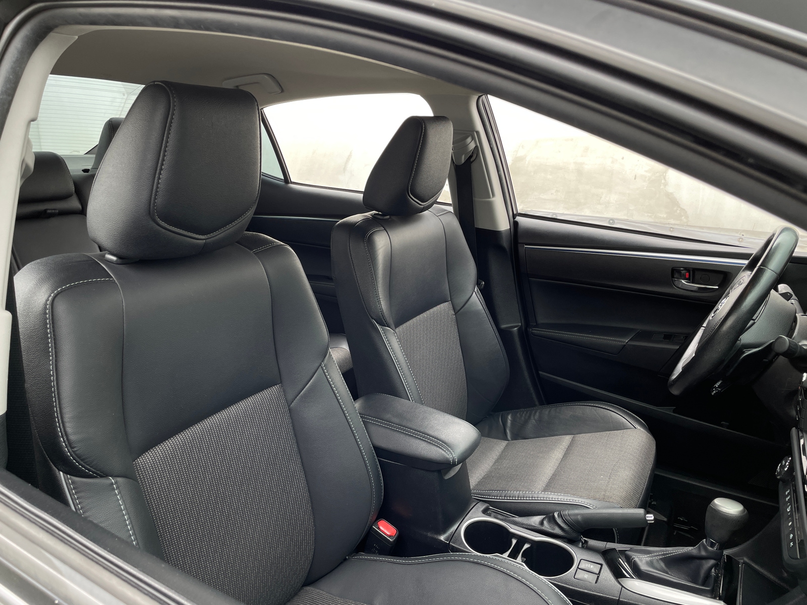 Thumbnail: 2016 Toyota Corolla - 2