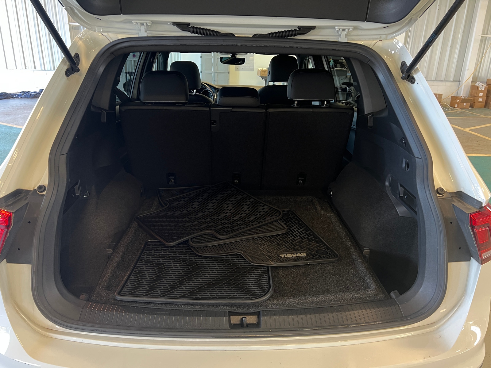 Thumbnail: 2021 Volkswagen Tiguan - 6