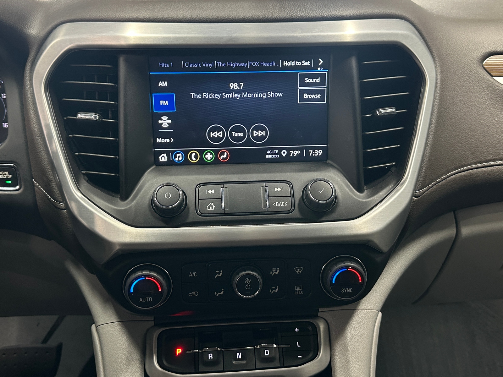 Thumbnail: 2023 GMC Acadia - 4