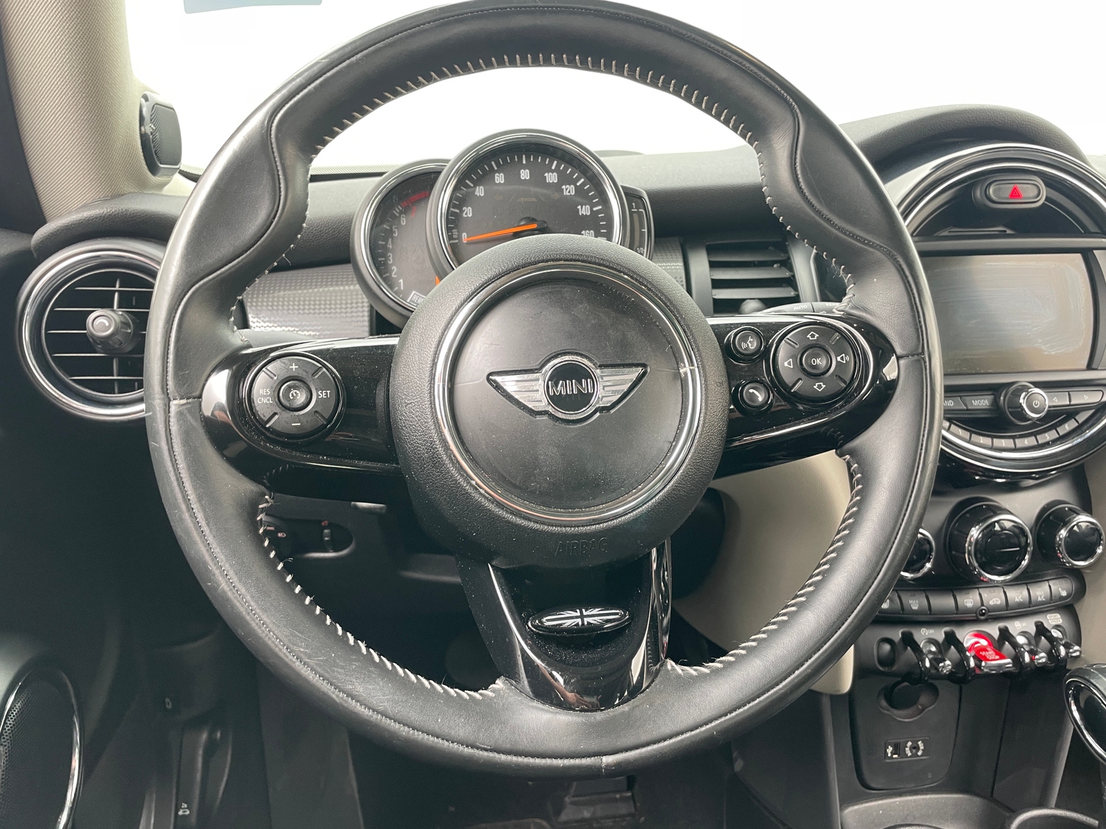Thumbnail: 2018 MINI Cooper Hardtop - 3