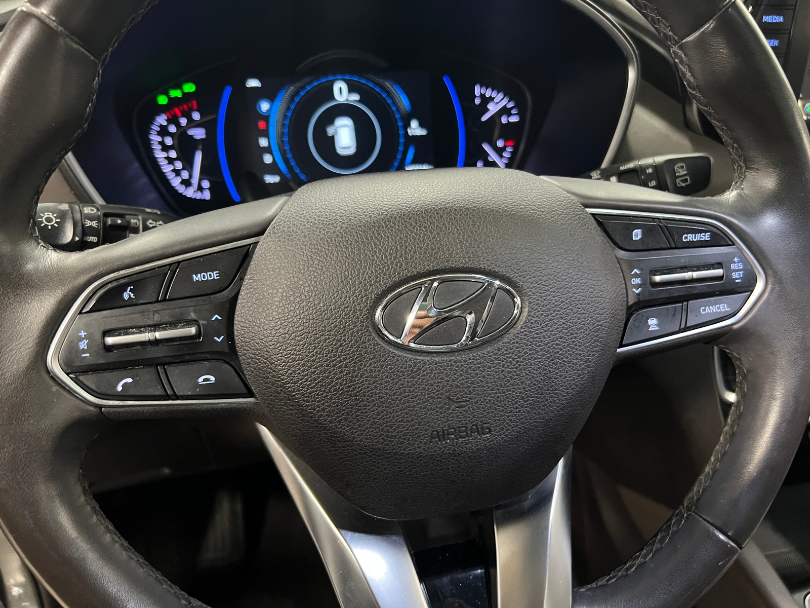 Thumbnail: 2019 Hyundai Santa Fe - 4