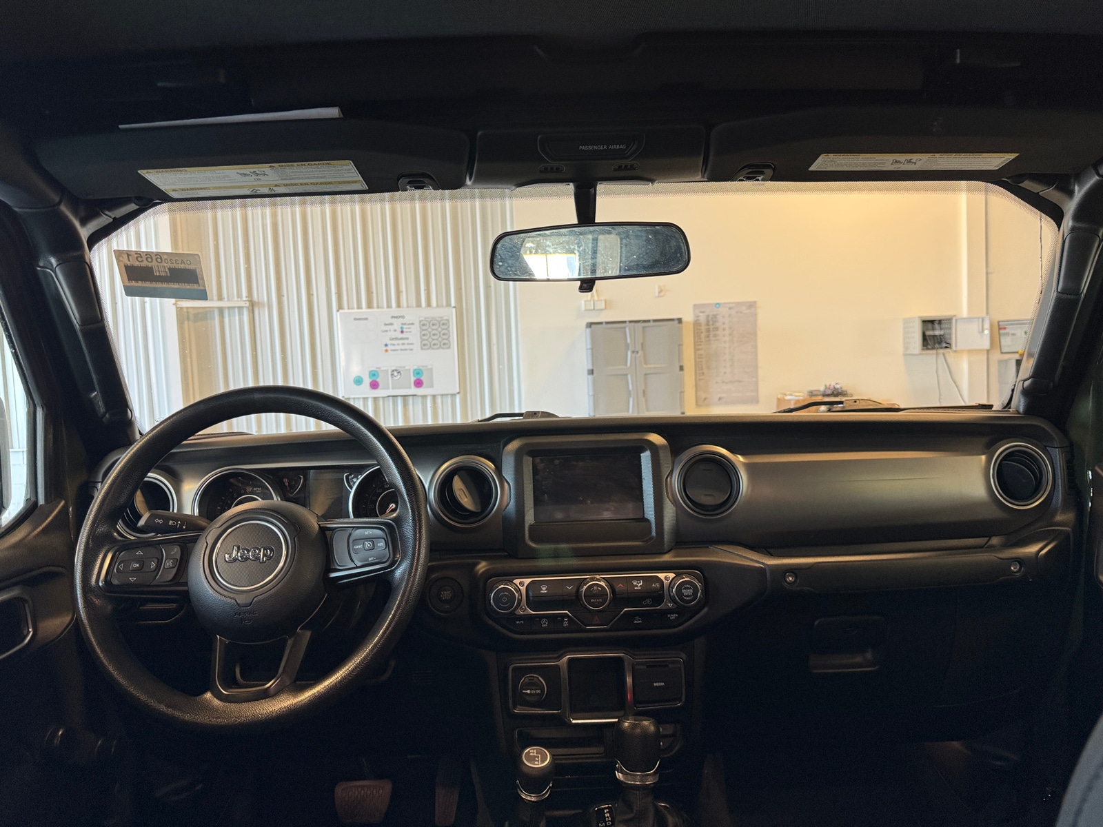 Thumbnail: 2023 Jeep Gladiator - 3