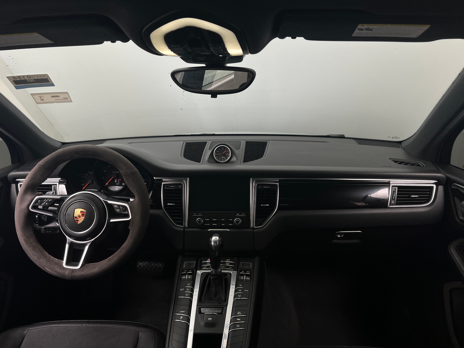 Thumbnail: 2018 Porsche Macan - 2