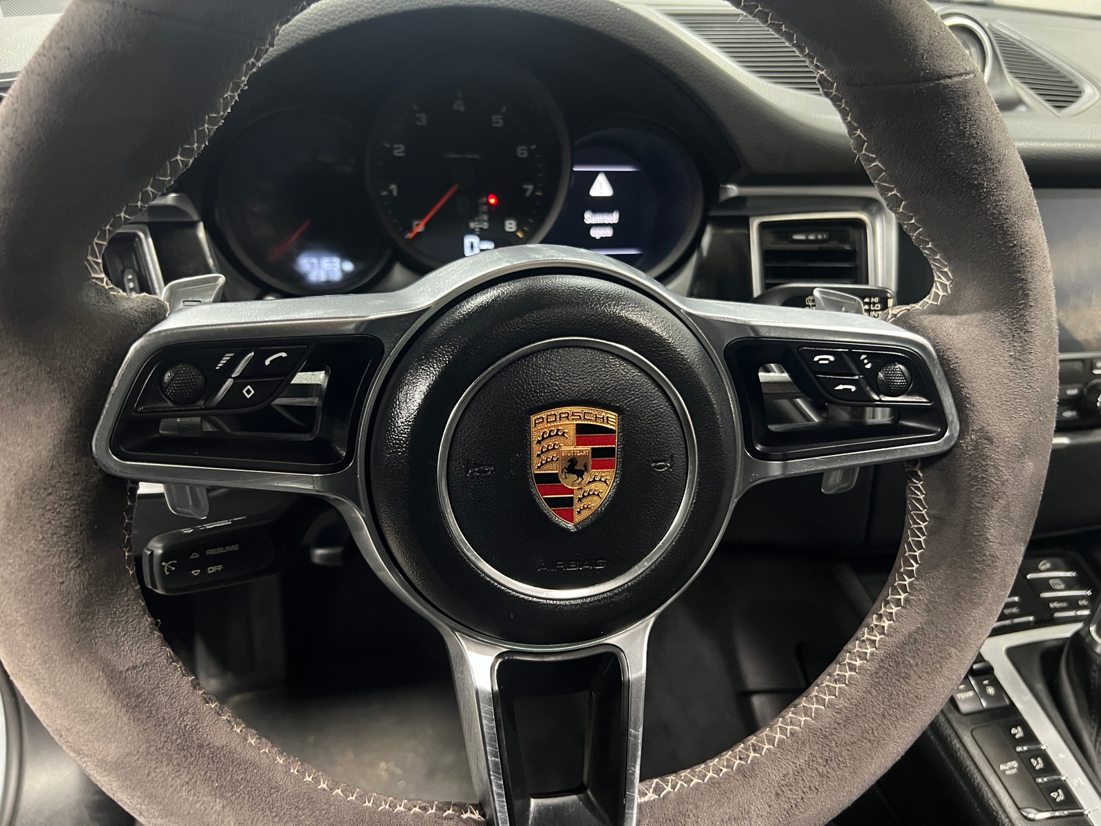 Thumbnail: 2018 Porsche Macan - 4