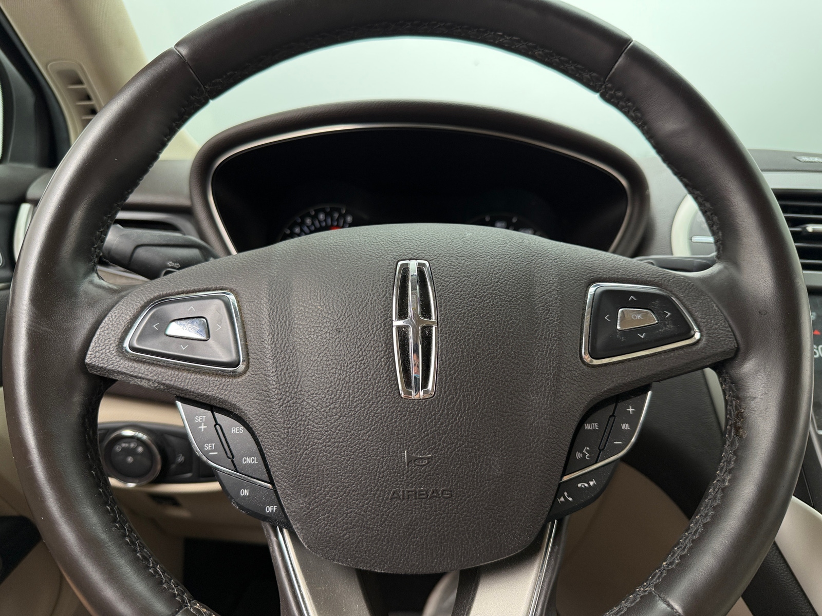 Thumbnail: 2019 Lincoln MKC - 4
