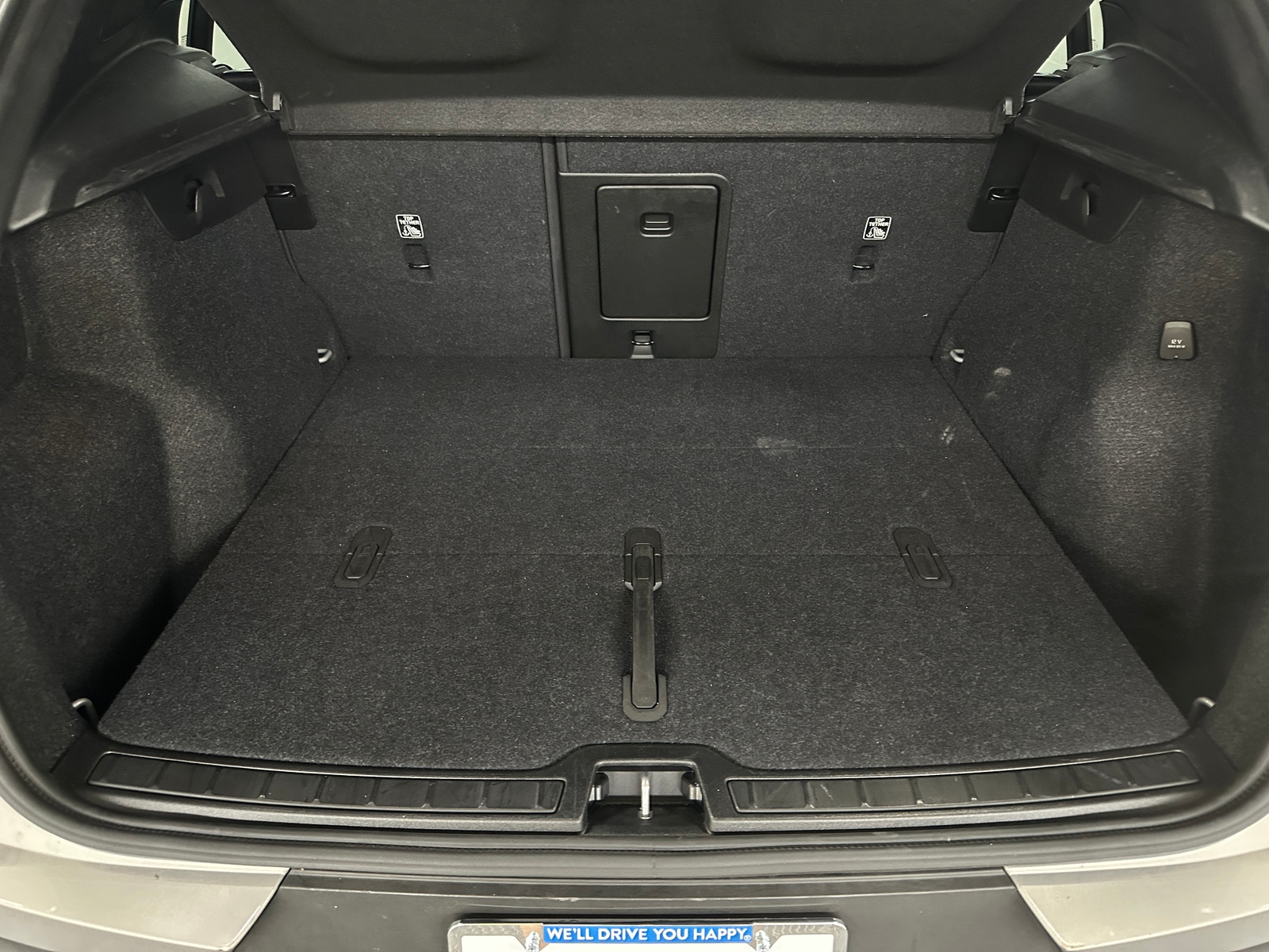 Thumbnail: 2025 Volvo XC40 - 7