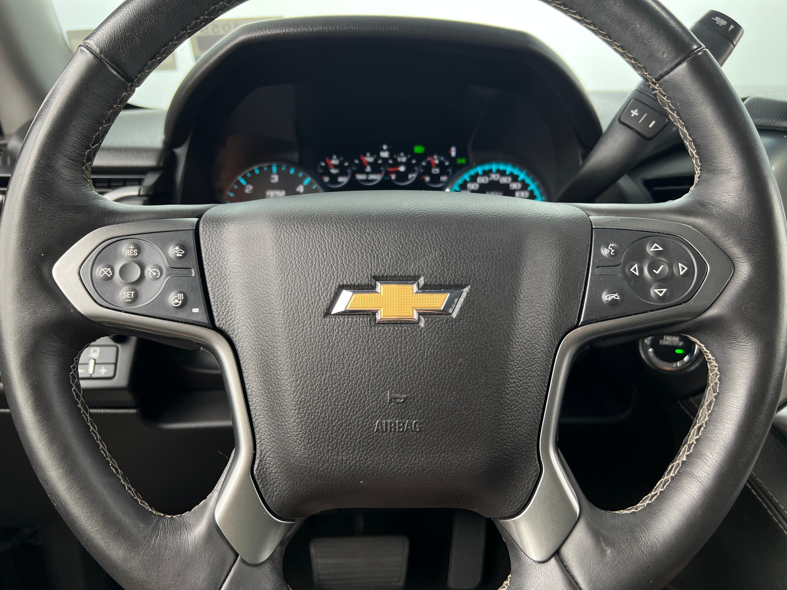 Thumbnail: 2017 Chevrolet Suburban - 4