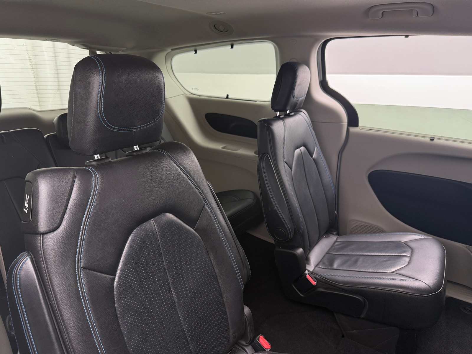 Thumbnail: 2021 Chrysler Pacifica - 6