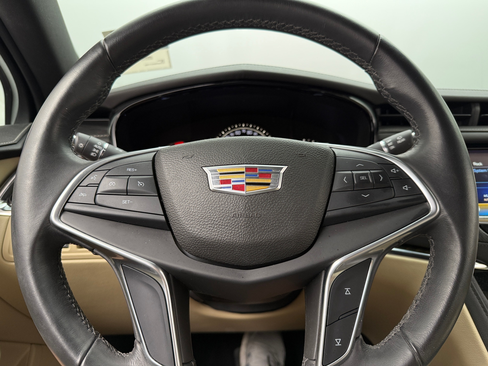 Thumbnail: 2017 Cadillac XT5 - 4