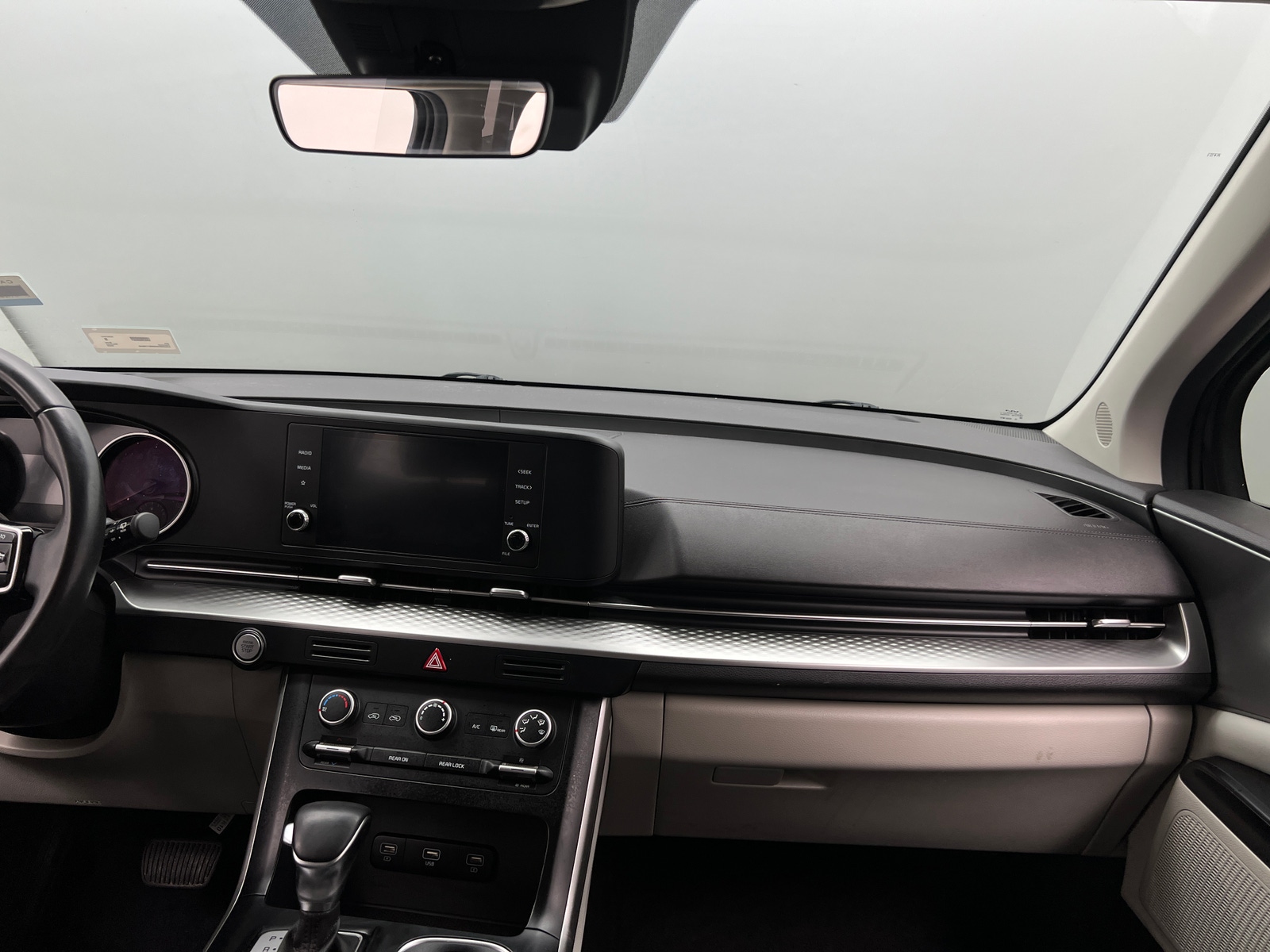 Thumbnail: 2022 Kia Carnival - 3