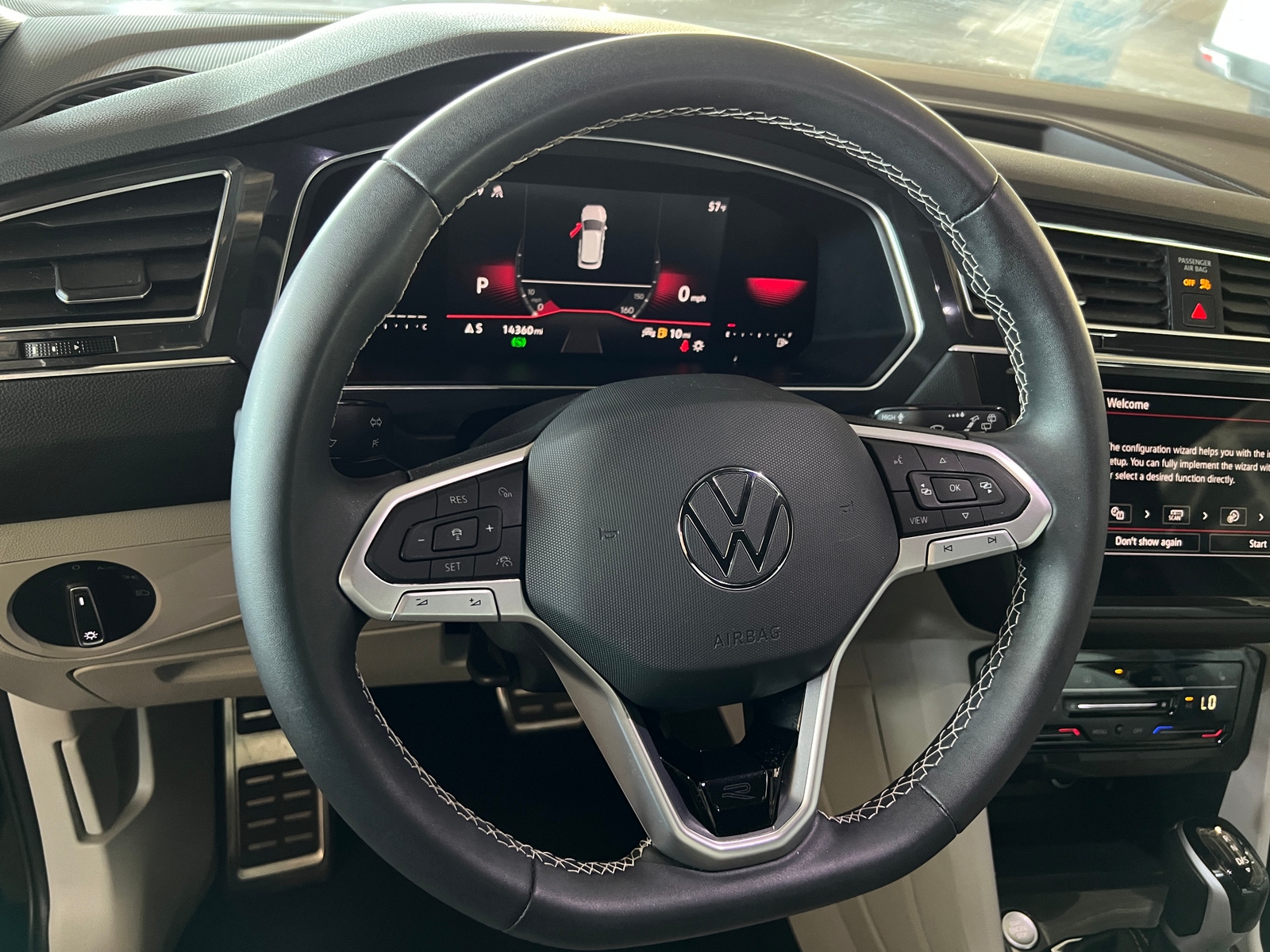 Thumbnail: 2023 Volkswagen Tiguan - 4