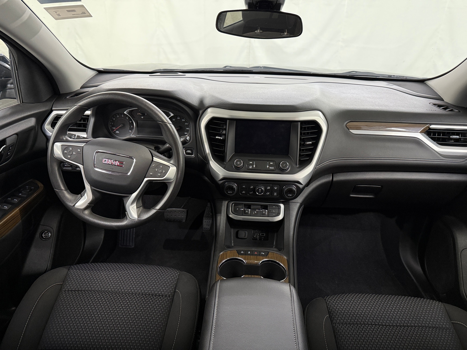 Thumbnail: 2023 GMC Acadia - 3