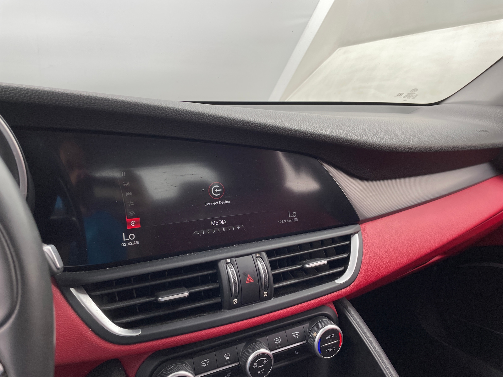 Thumbnail: 2019 Alfa Romeo Giulia - 3