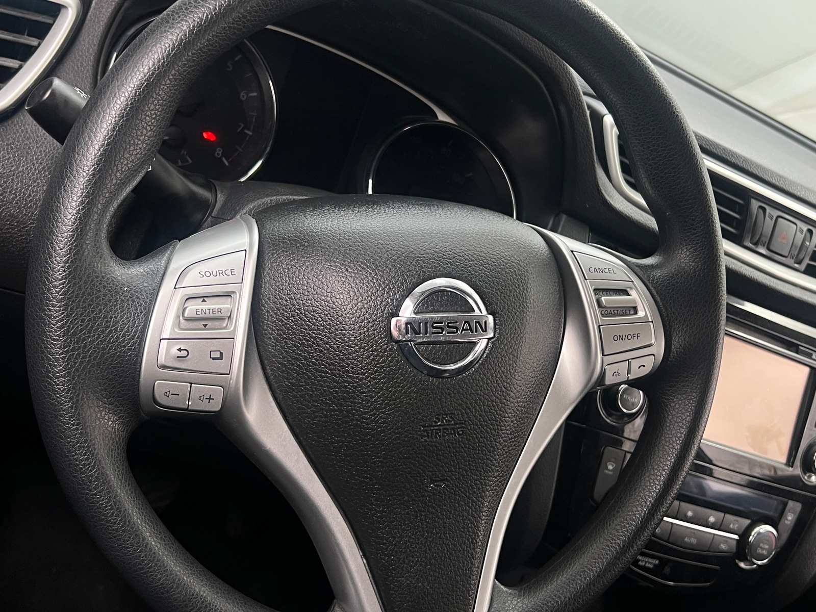 Thumbnail: 2016 Nissan Rogue - 5