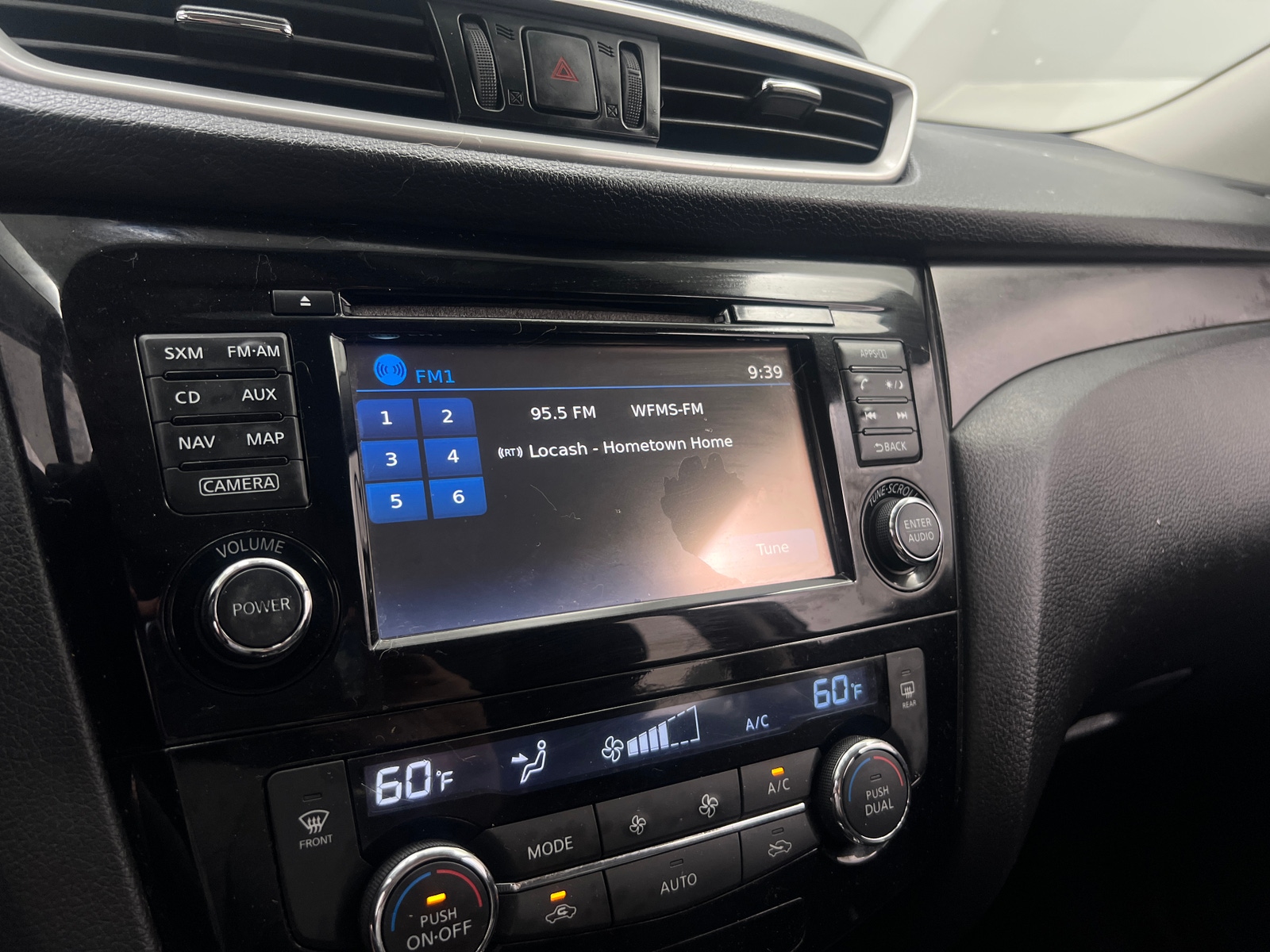 Thumbnail: 2016 Nissan Rogue - 4