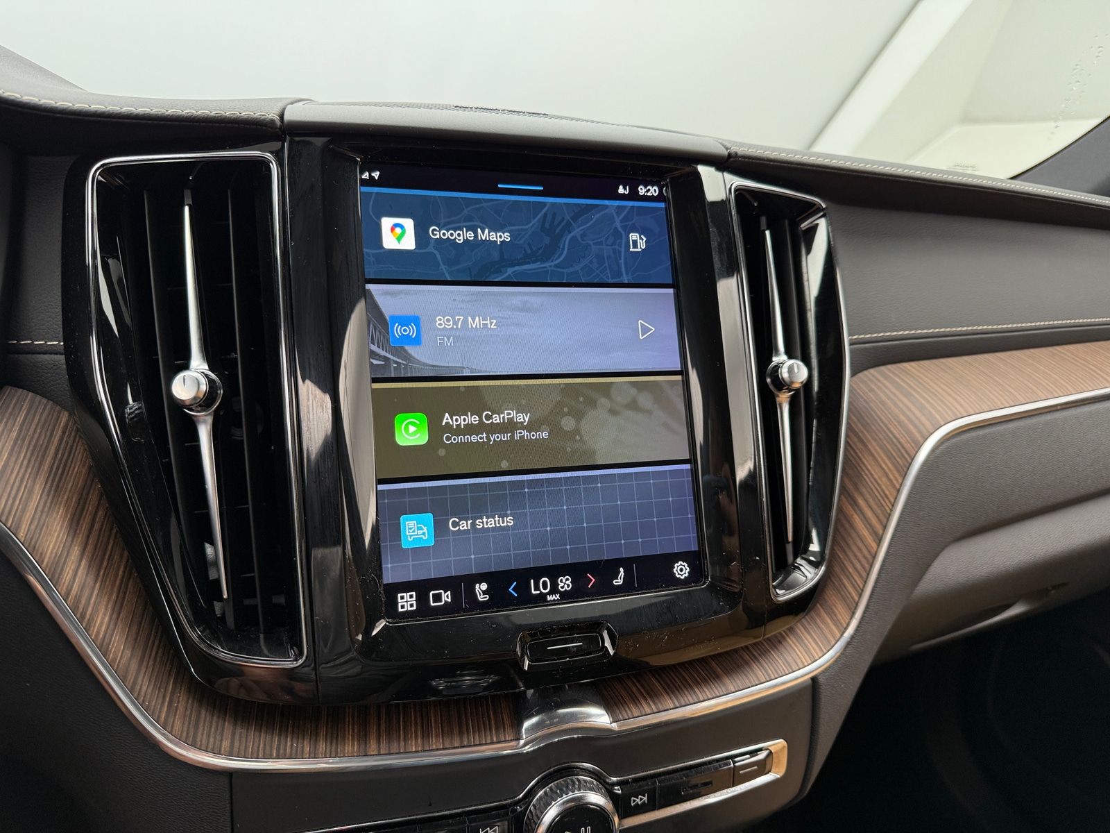 Thumbnail: 2022 Volvo XC60 - 3