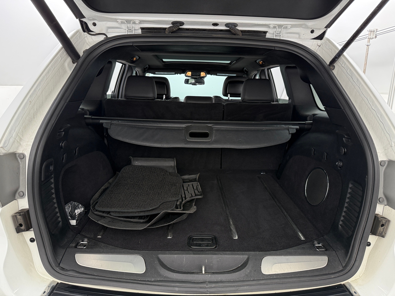 Thumbnail: 2014 Jeep Grand Cherokee - 6