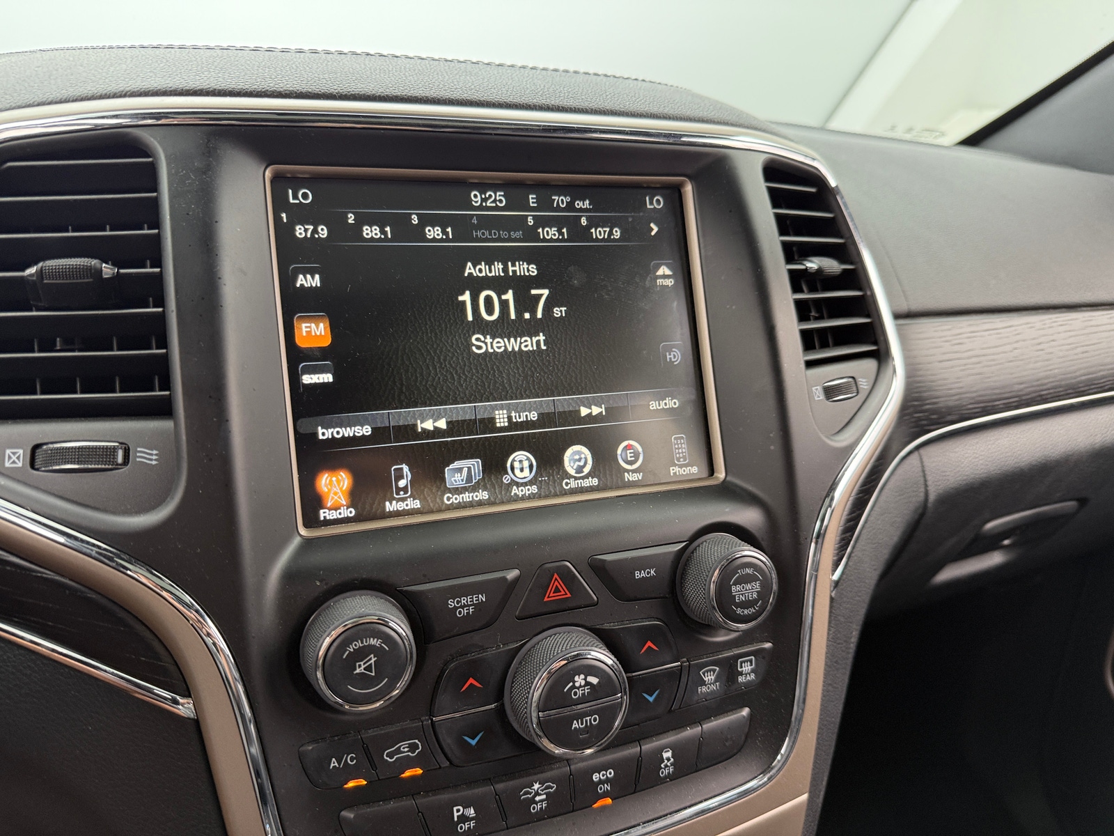 Thumbnail: 2014 Jeep Grand Cherokee - 3