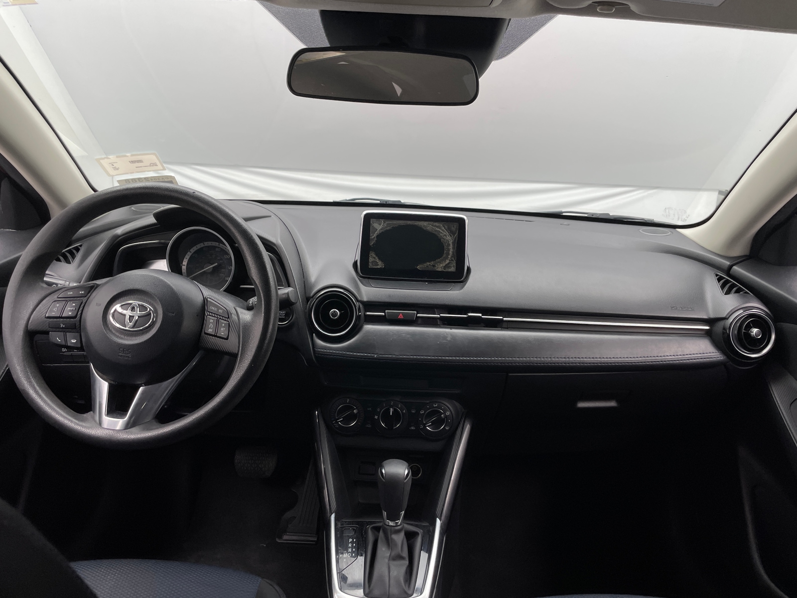 Thumbnail: 2017 Toyota Yaris iA - 3
