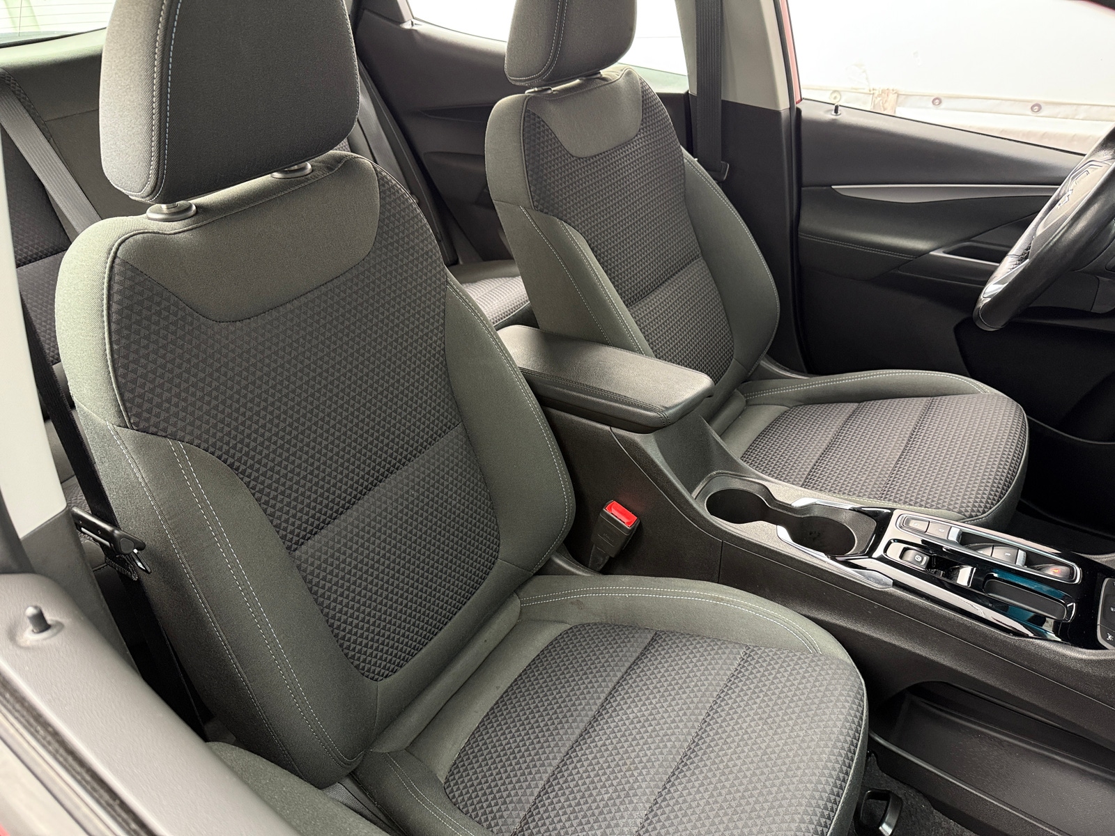 Thumbnail: 2022 Chevrolet Bolt EV - 2