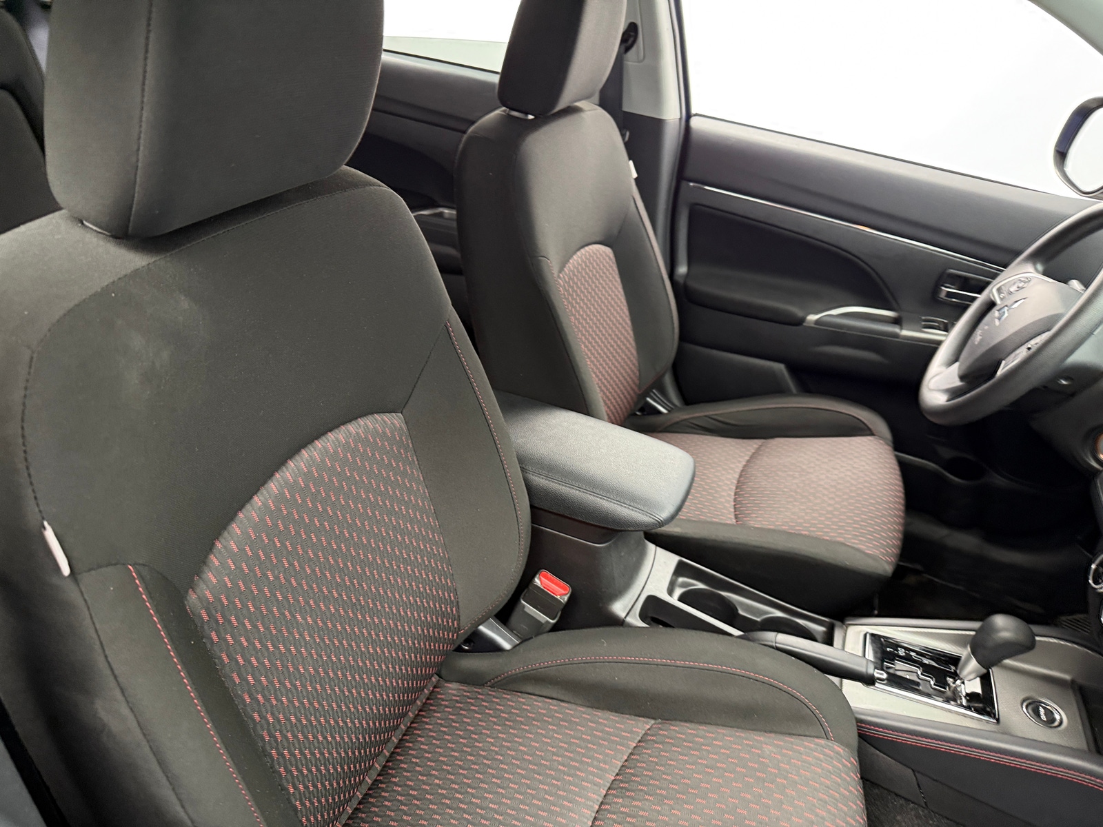 Thumbnail: 2019 Mitsubishi Outlander Sport - 2