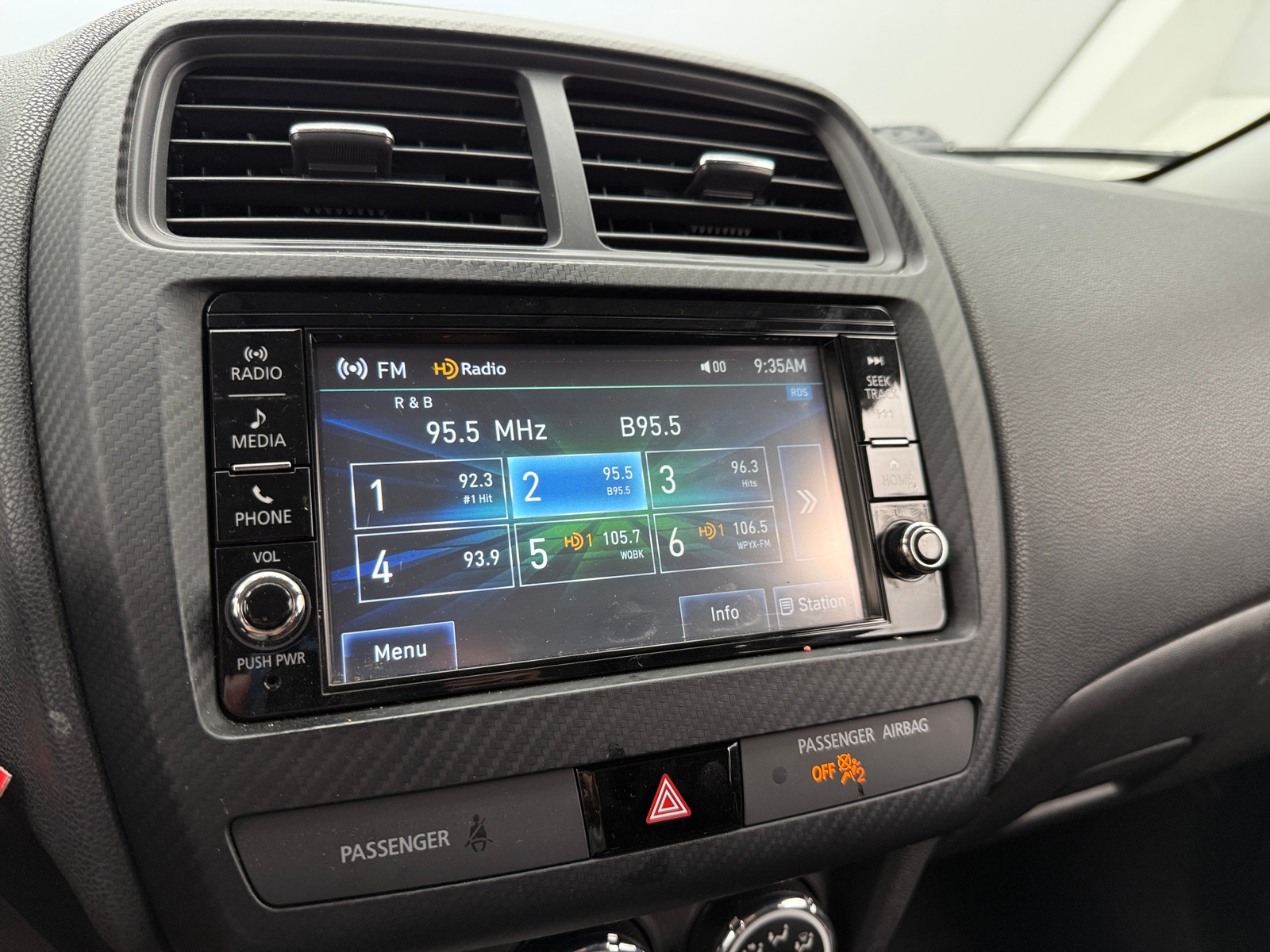 Thumbnail: 2019 Mitsubishi Outlander Sport - 4