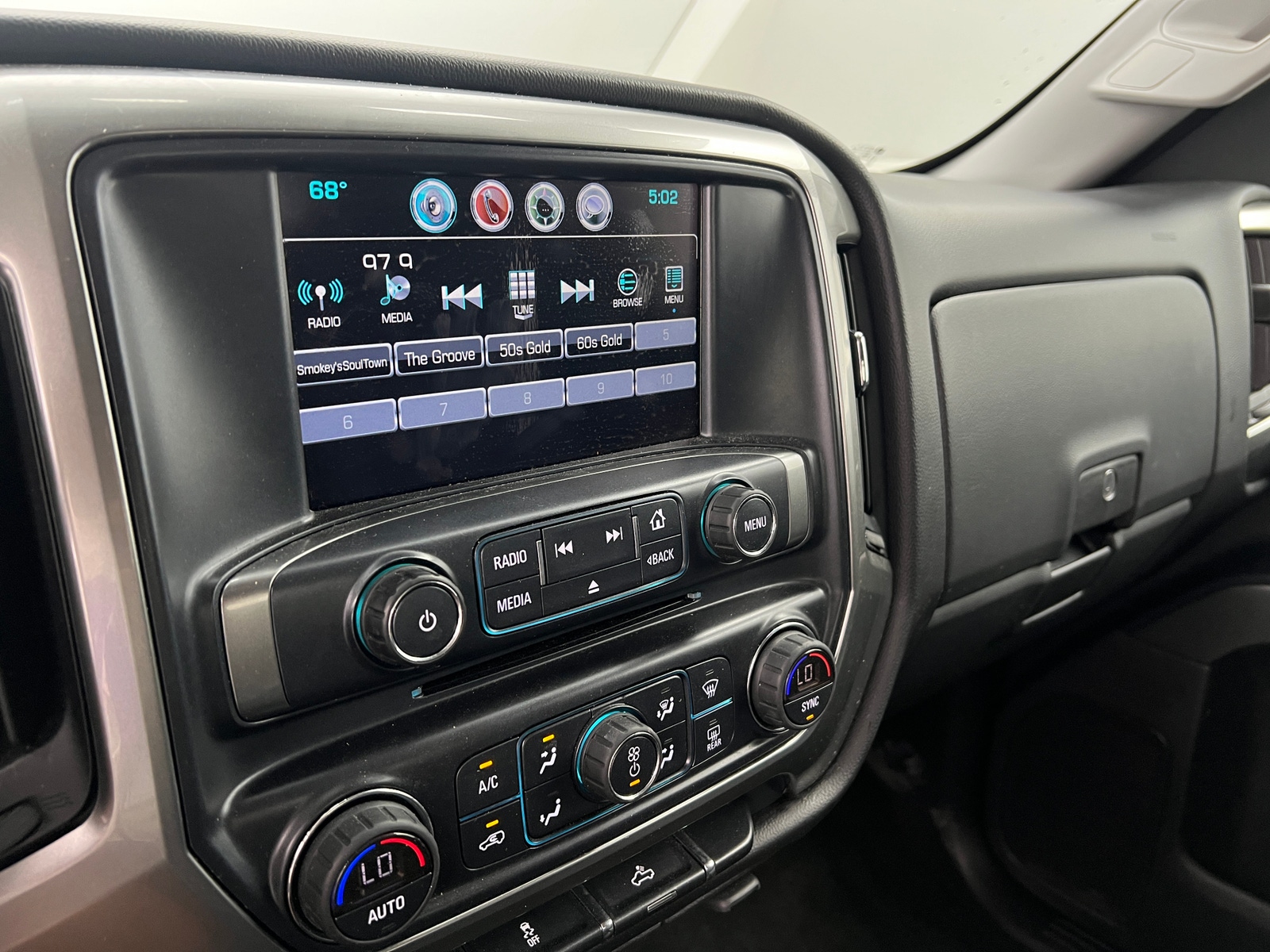 Thumbnail: 2017 Chevrolet Silverado 1500 - 4