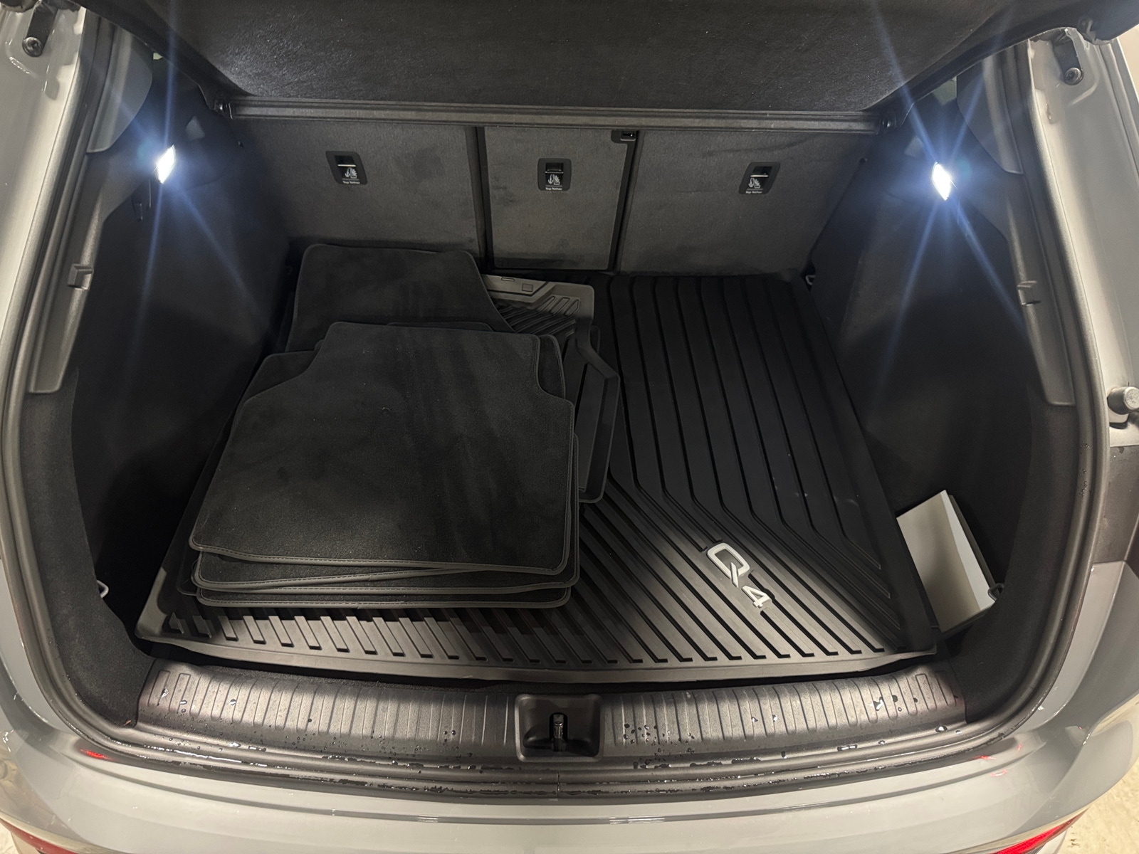 Thumbnail: 2024 Audi Q4 e-tron - 6