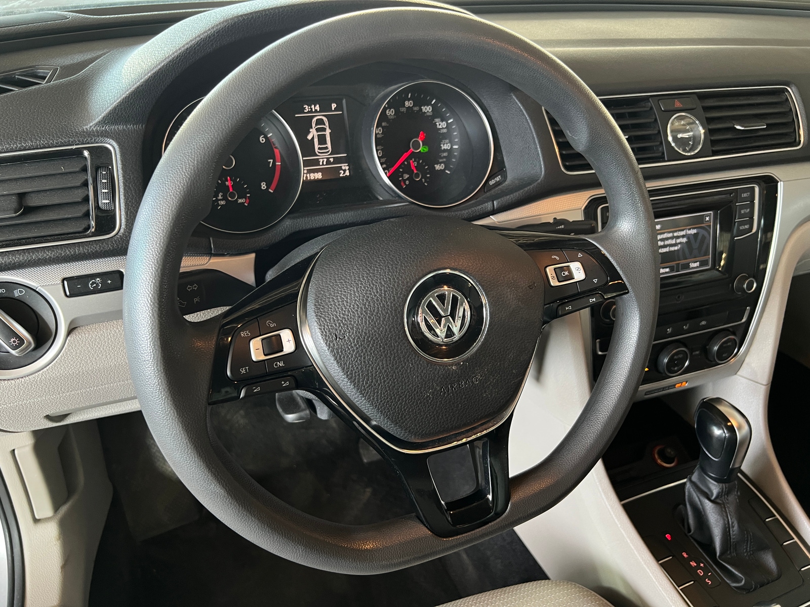 Thumbnail: 2017 Volkswagen Passat - 5