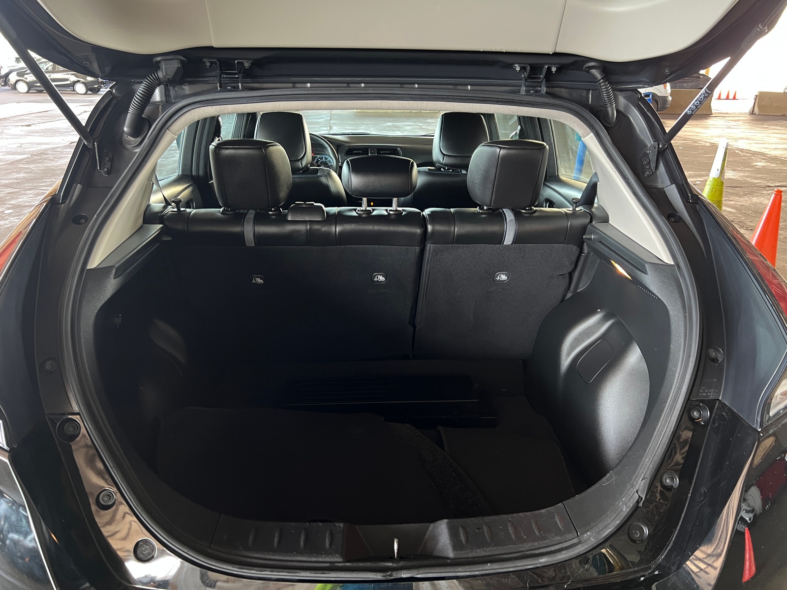 Thumbnail: 2020 Nissan Leaf - 6