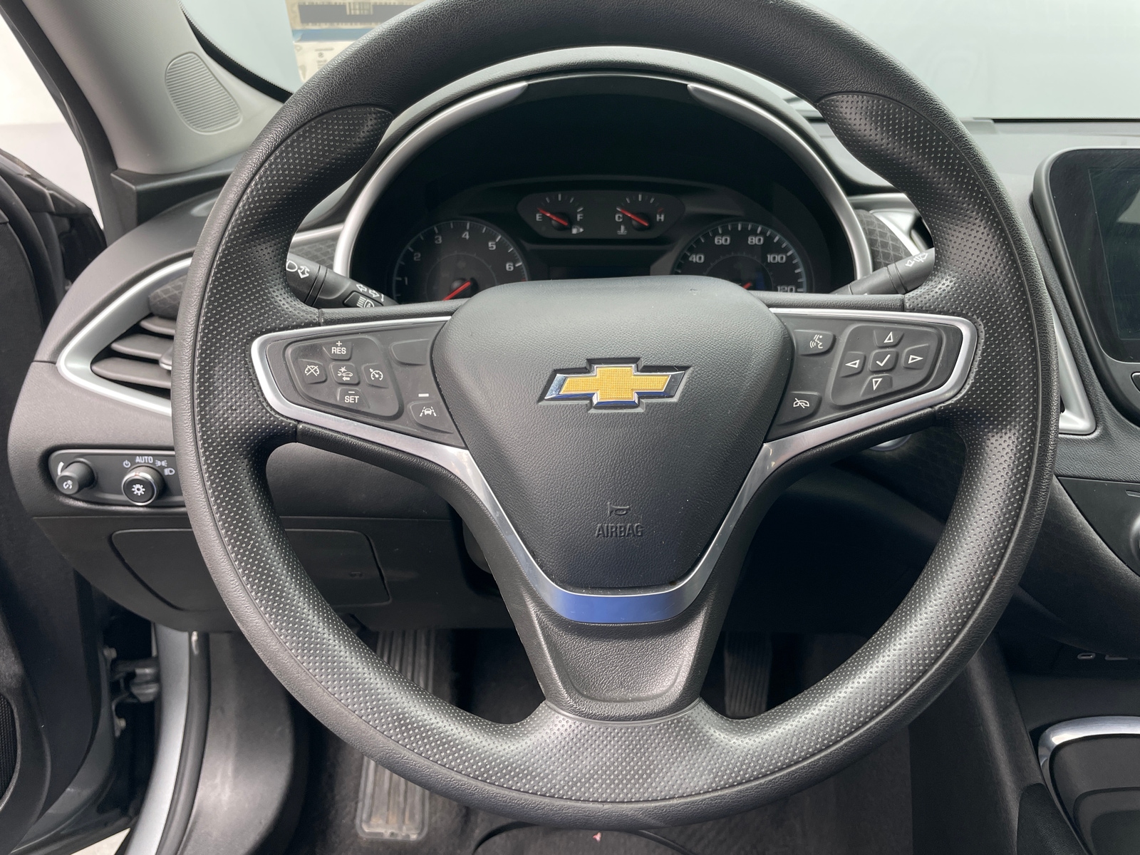 Thumbnail: 2023 Chevrolet Malibu - 5