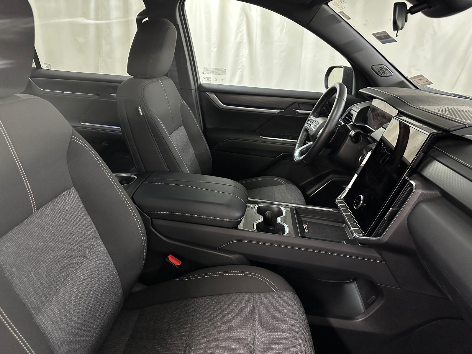 Thumbnail: 2025 GMC Acadia - 2