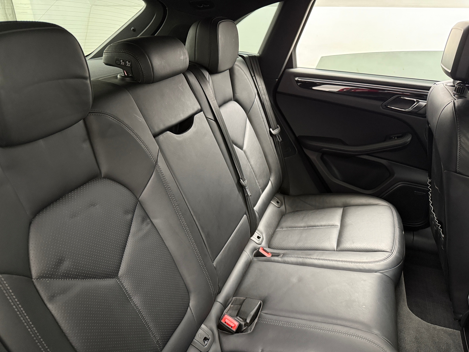 Thumbnail: 2016 Porsche Macan - 5