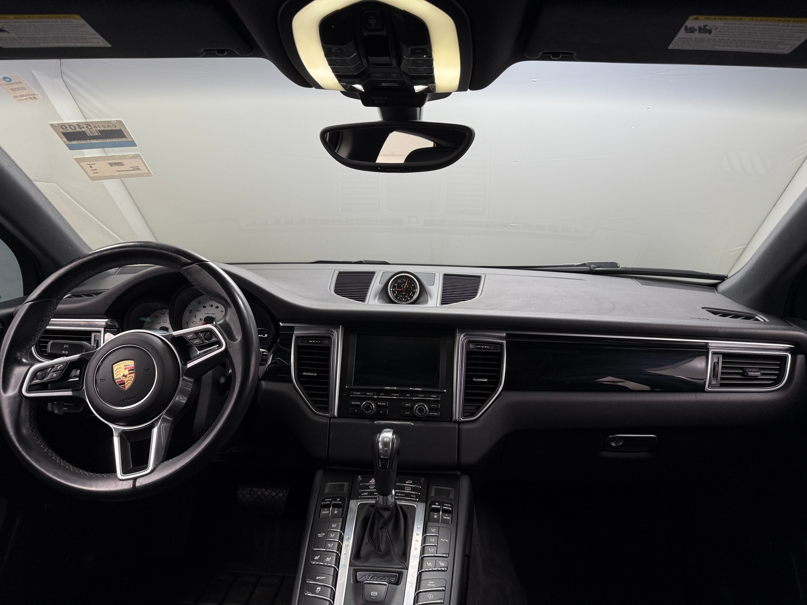 Thumbnail: 2016 Porsche Macan - 2