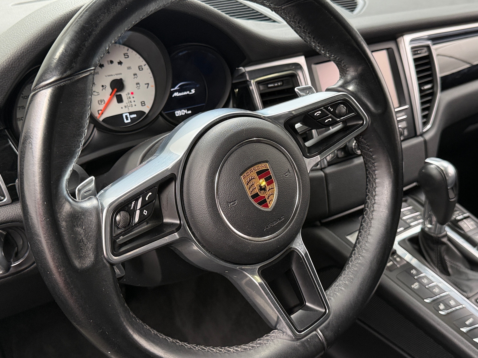 Thumbnail: 2016 Porsche Macan - 4