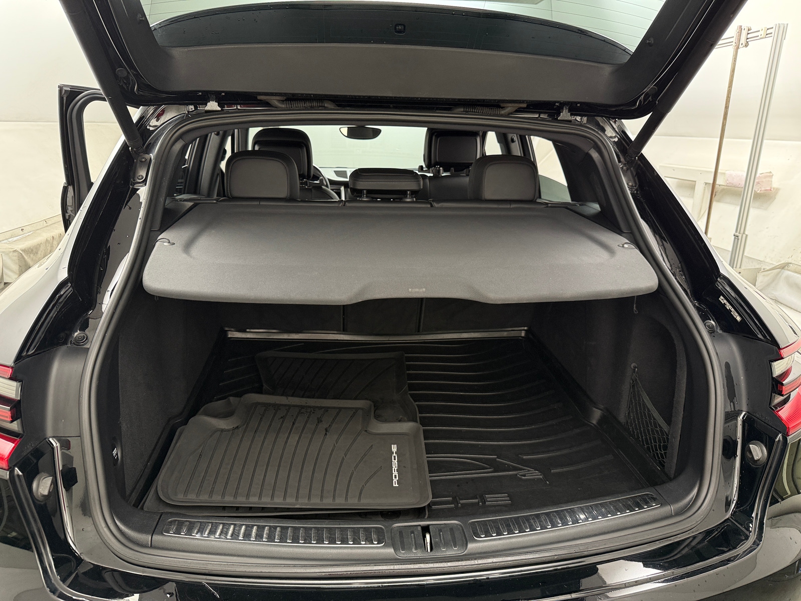 Thumbnail: 2016 Porsche Macan - 6