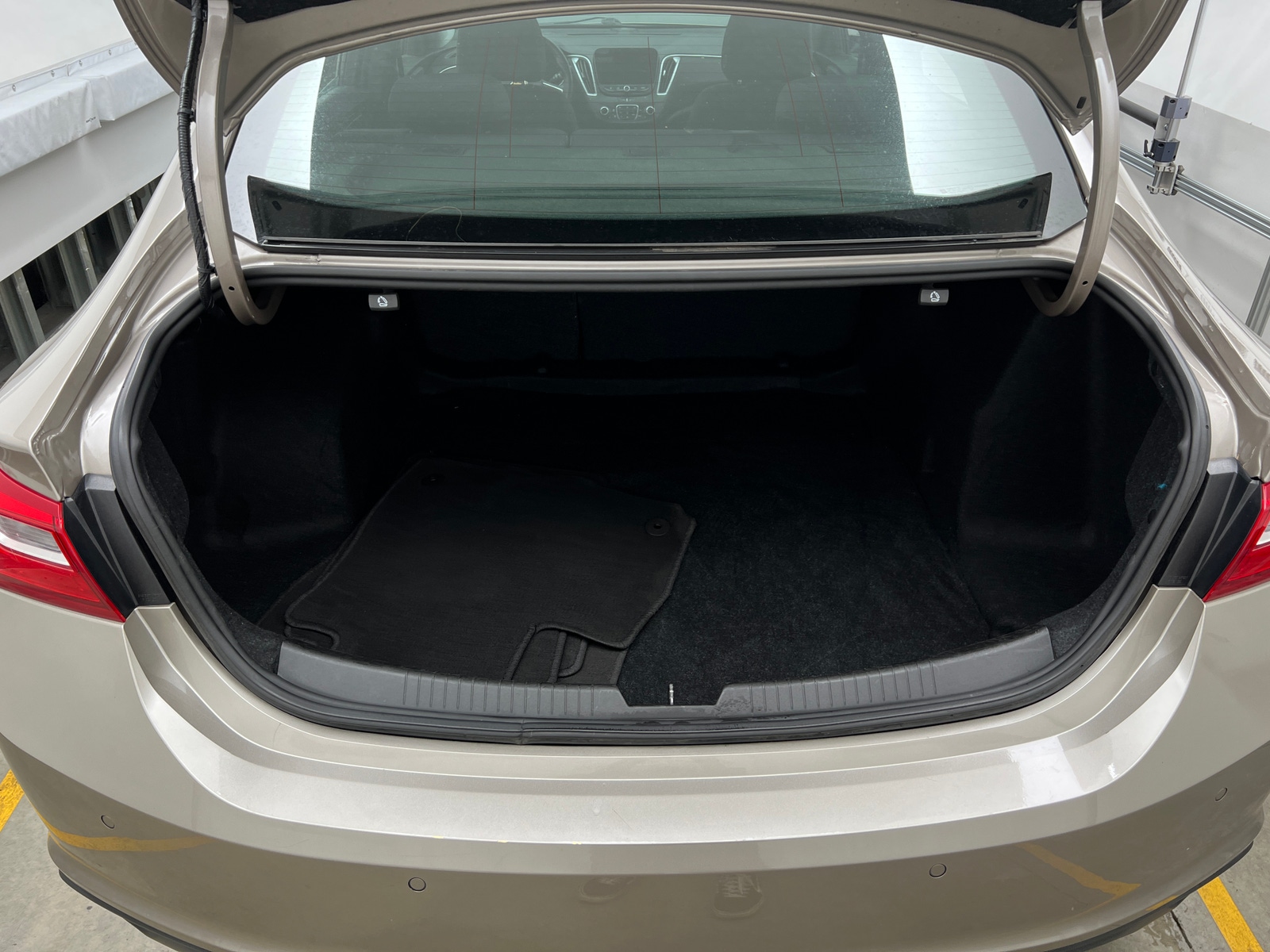 Thumbnail: 2024 Chevrolet Malibu - 7