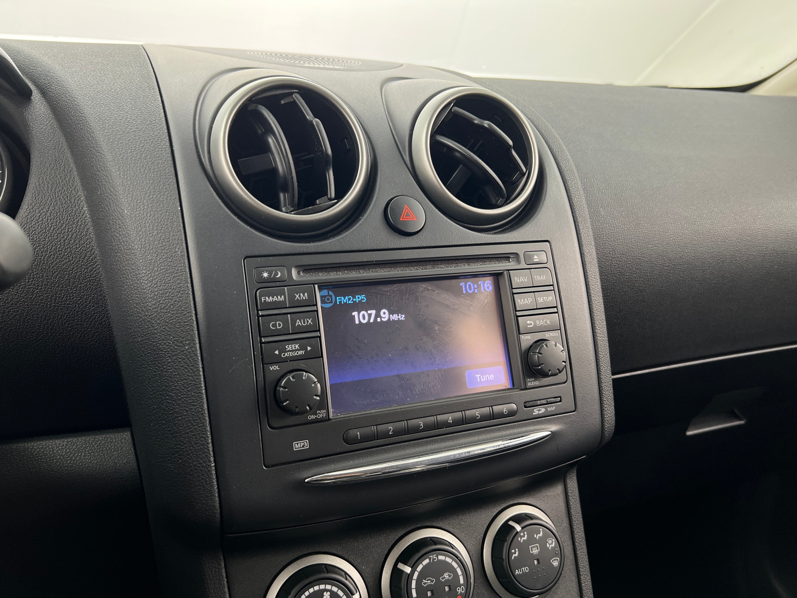 Thumbnail: 2013 Nissan Rogue - 4