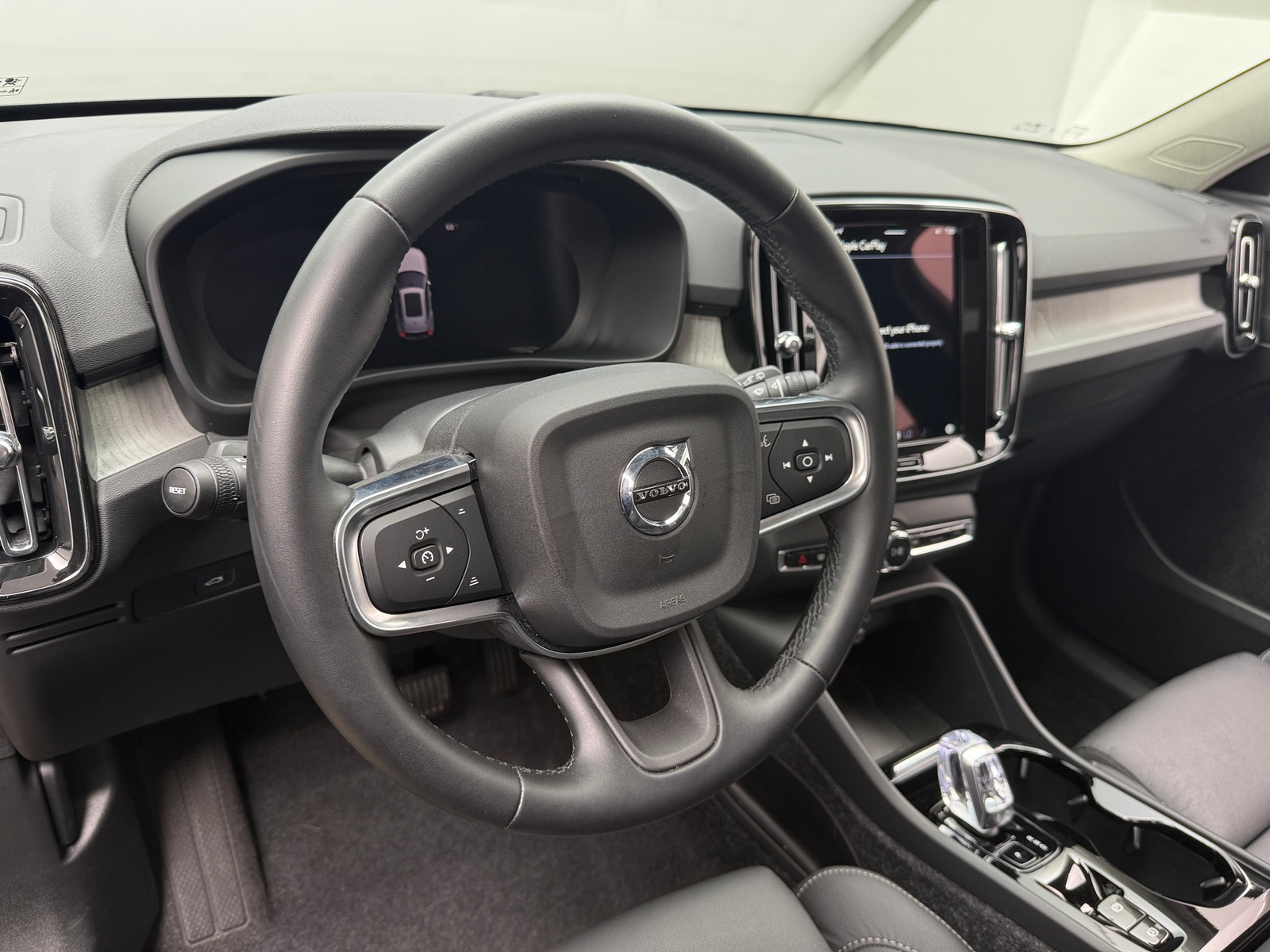 Thumbnail: 2025 Volvo XC40 - 5