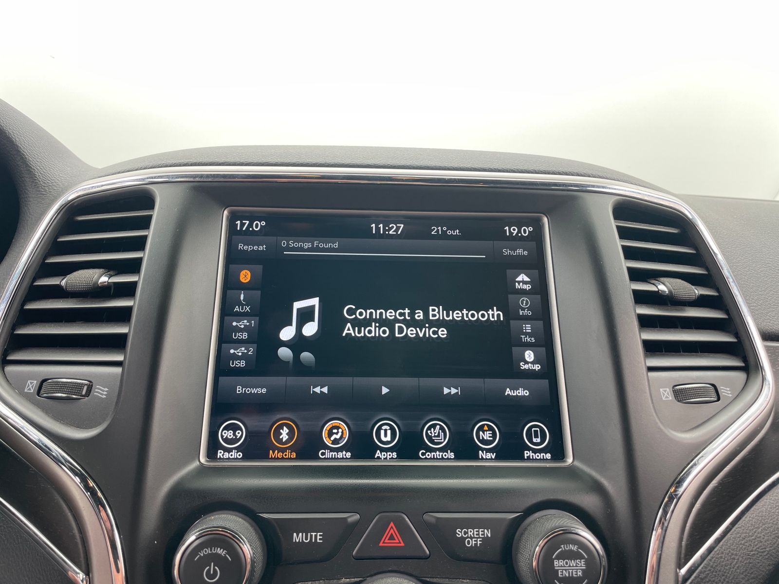 Thumbnail: 2018 Jeep Grand Cherokee - 3