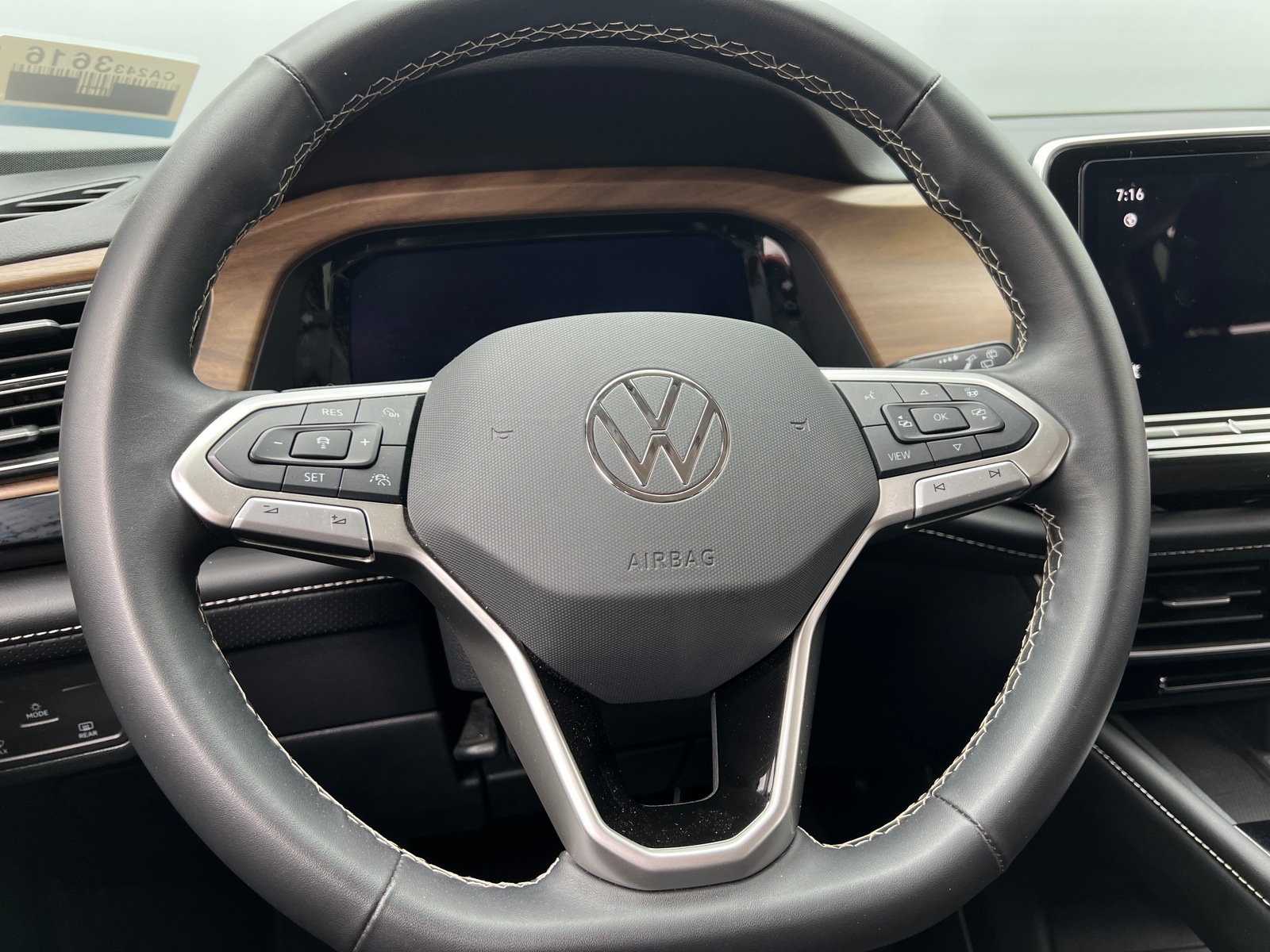 Thumbnail: 2024 Volkswagen Atlas - 4