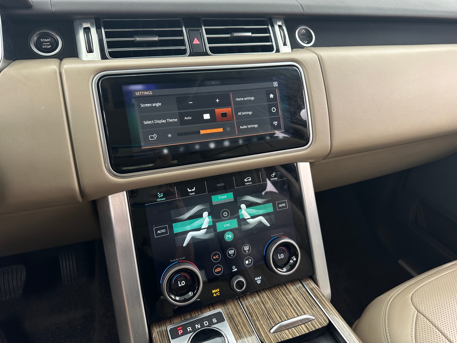 Thumbnail: 2019 Land Rover Range Rover - 3