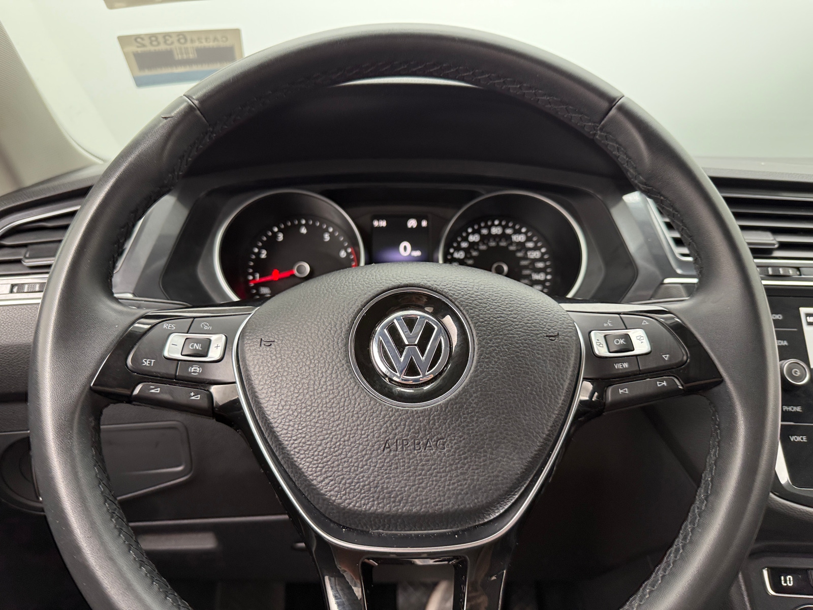 Thumbnail: 2020 Volkswagen Tiguan - 4