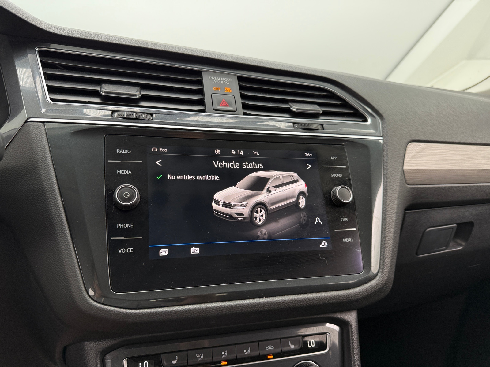 Thumbnail: 2020 Volkswagen Tiguan - 3