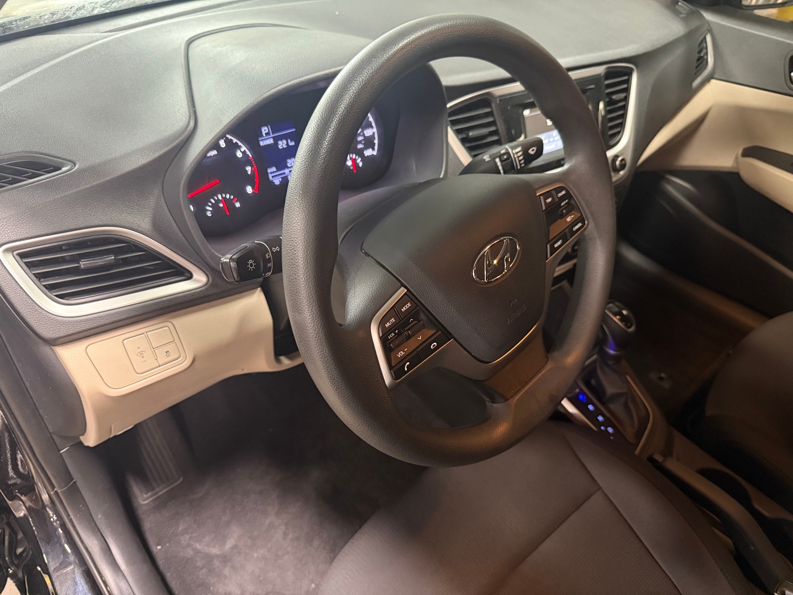 Thumbnail: 2022 Hyundai Accent - 3