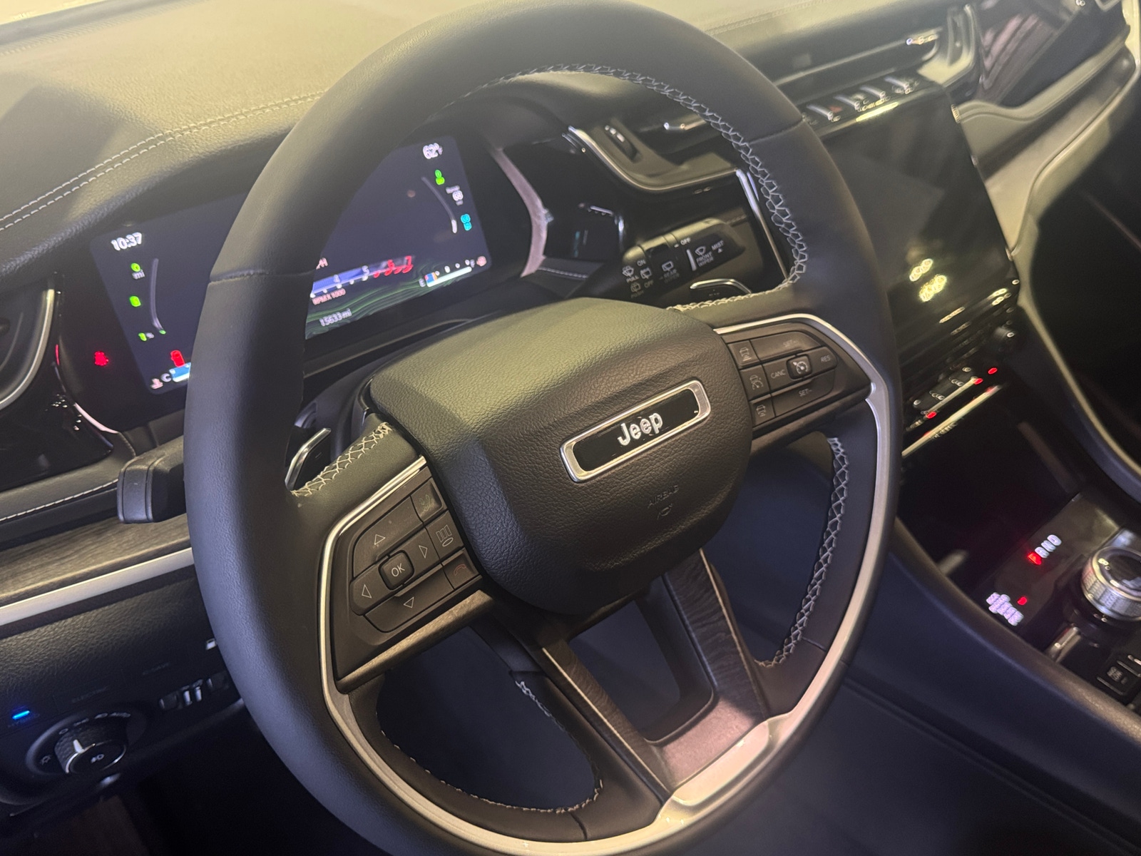 Thumbnail: 2023 Jeep Grand Cherokee - 4